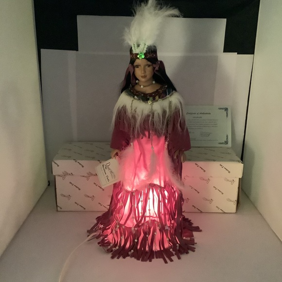 NWT VTG Duck House Heirloom Dolls Night Light Lamp - AMADARY 18" Native American - Picture 9 of 10